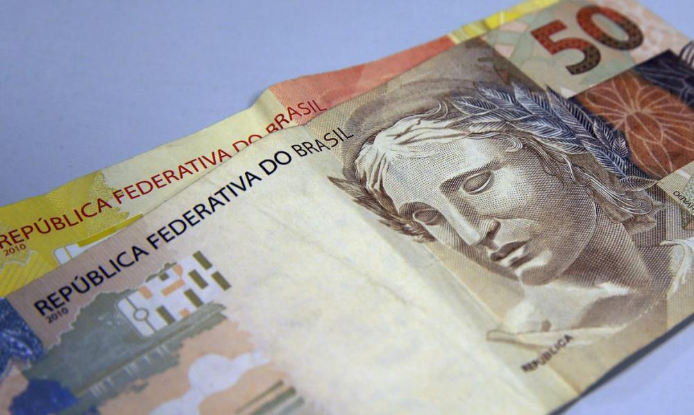 Brasileiros deixaram de pagar R$ 10 bi em juros do cheque especial