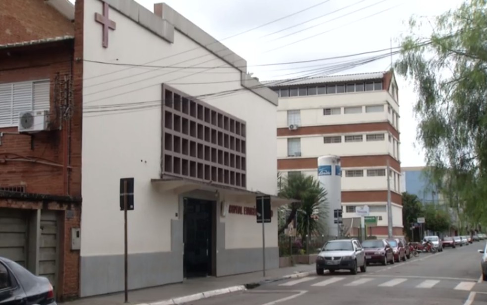 Homem deve ser indenizado em R$ 15 mil após ter a mão furada por seringa enquanto recolhia lixo de hospital