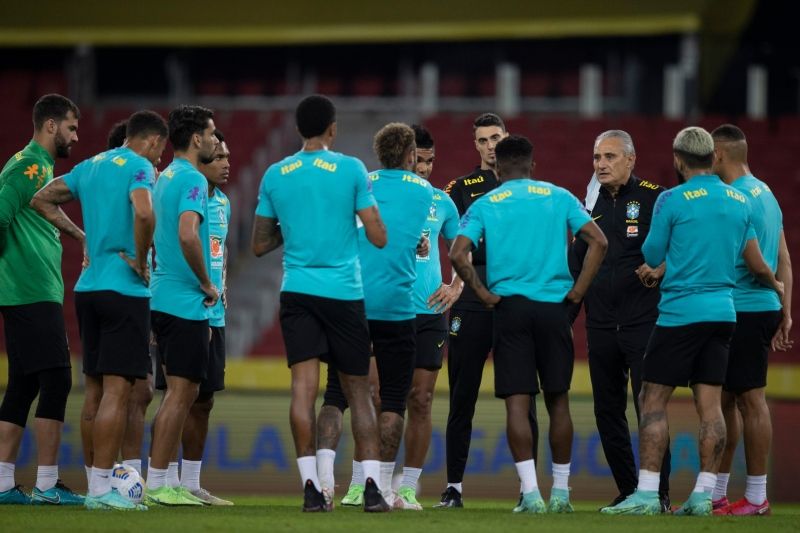 Jogadores brasileiros discutem participação na Copa América