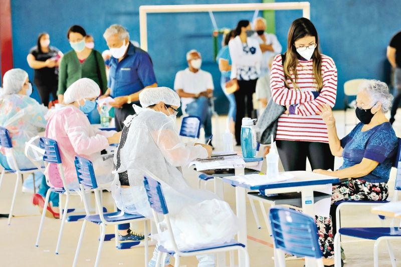 Vacinação contra Covid-19 já salvou entre 4 e 6 mil vidas em Goiás