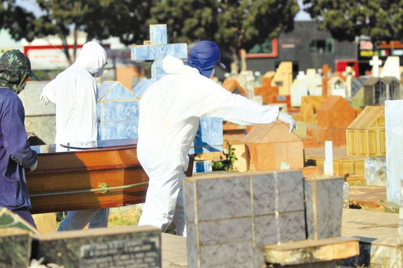 Goiás registrou 22 mortes provocadas pela Covid-19 neste domingo (6)