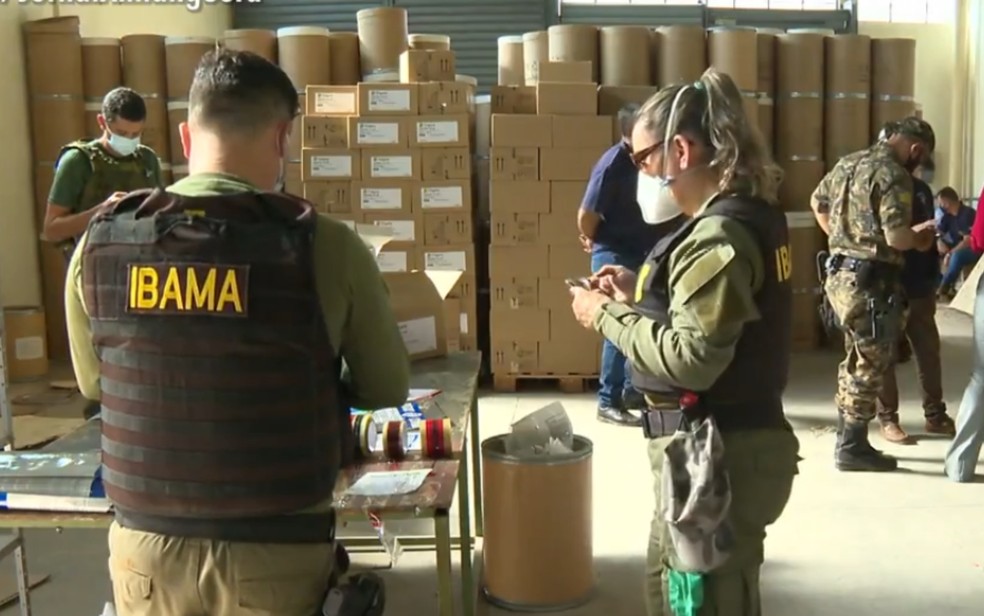 Operação fecha fábrica clandestina de agrotóxicos e apreende 9 toneladas de produtos com ‘selo de qualidade’ falsificado