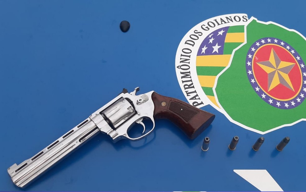 PM prende grupo e evita assassinato após suspeito postar em rede social que ia cometer crime, em Aparecida de Goiânia