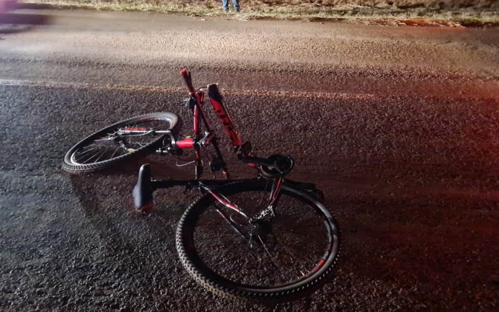 Ciclista morre ao ser atingido por motocicleta na BR-060