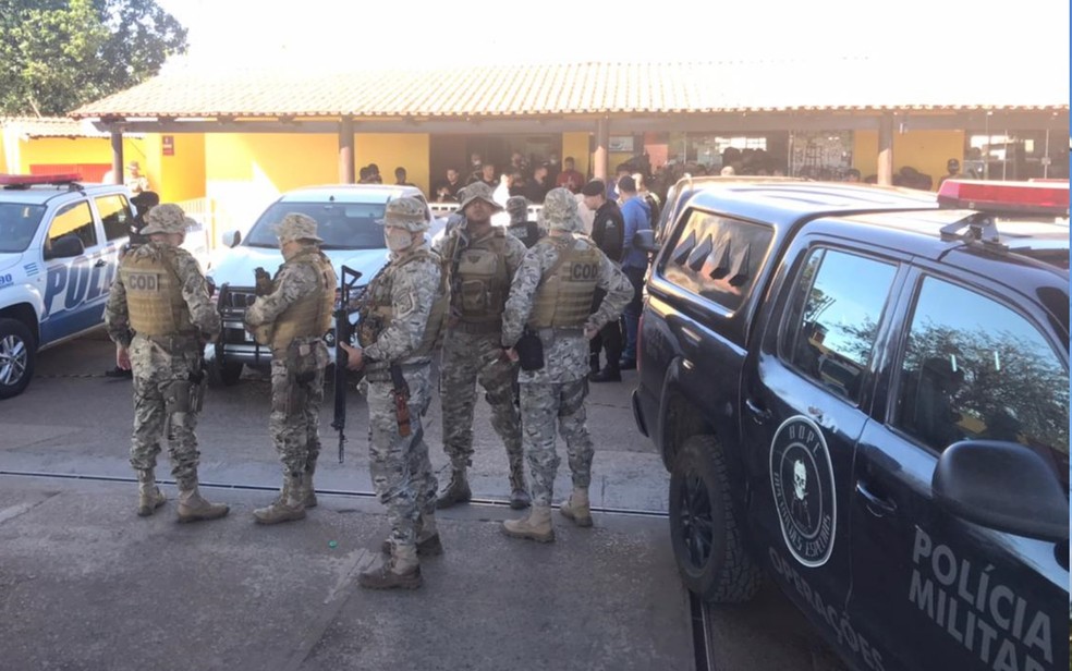 Secretário retoma força-tarefa com 200 policiais para 8º dia de buscas a Lázaro: 'Está acuado e ficando mais perigoso'