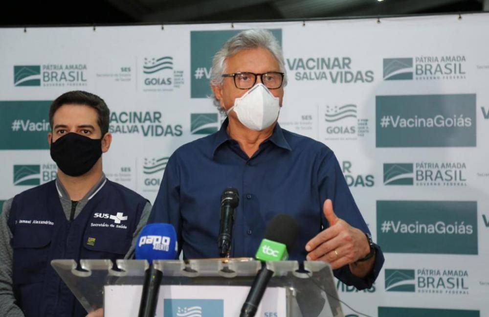 Caiado celebra autorização para importar vacinas Sputnik V