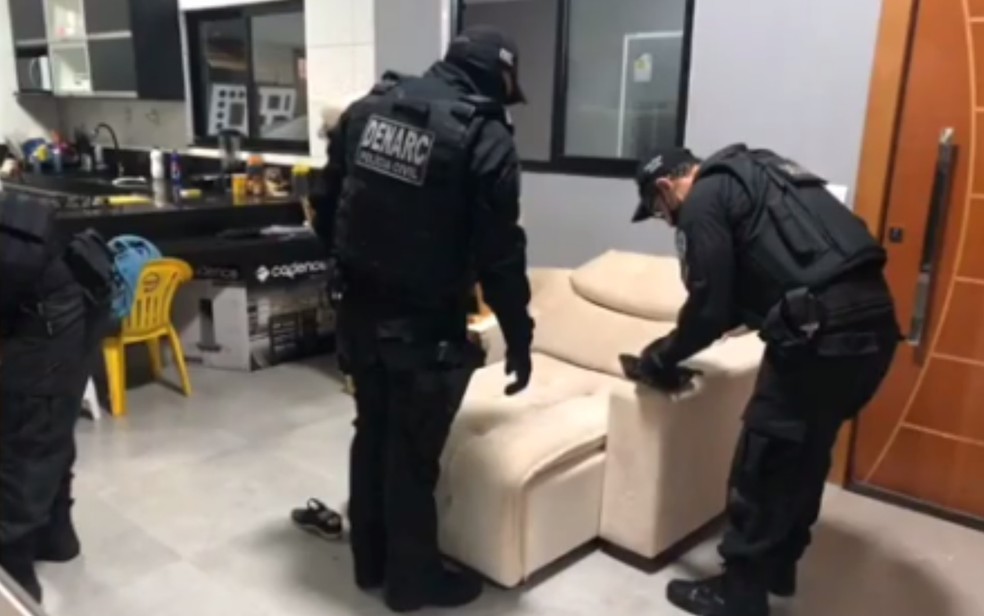 Duas advogadas são presas suspeitas de envolvimento com facção criminosa em Goiás