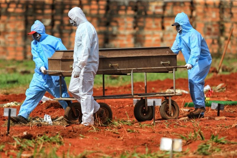Covid-19: Brasil acumula 498,4 mil mortes e 17,8 milhões de infectados