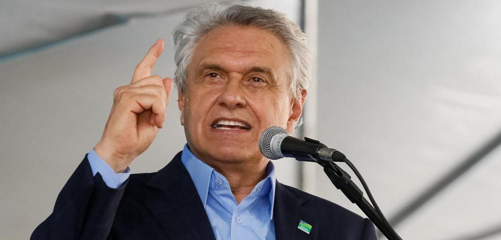 Caiado vistoria obras da Saneago, em Goiânia