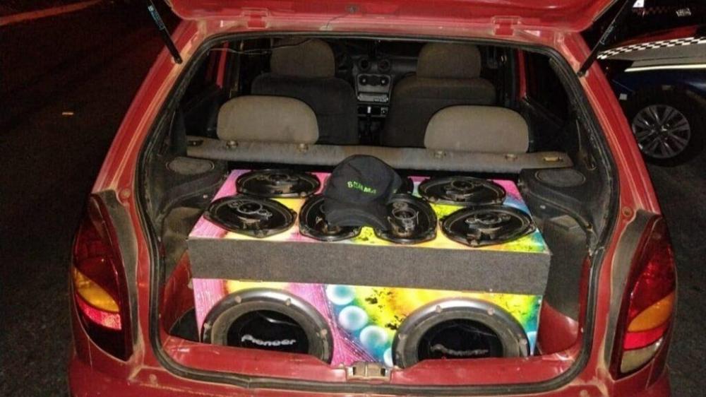 Fiscalização encerra festa clandestina com 350 pessoas, em Aparecida