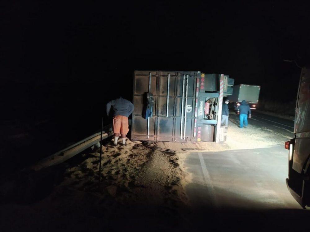 Casal morre e menina de 10 anos fica gravemente ferida em acidente na BR-060