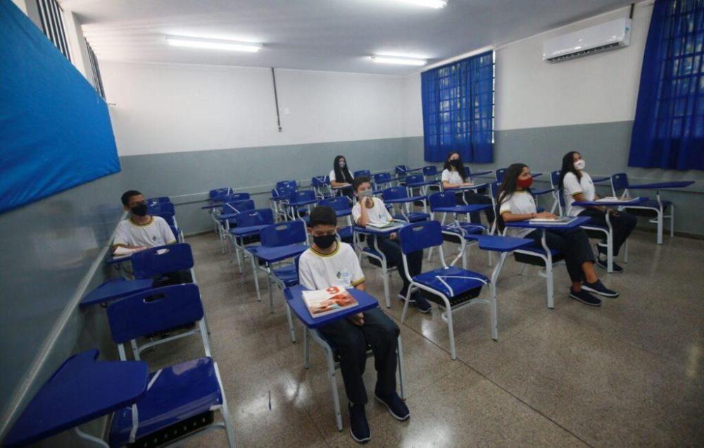 Goiás retoma aulas presenciais na rede estadual; entenda como funciona