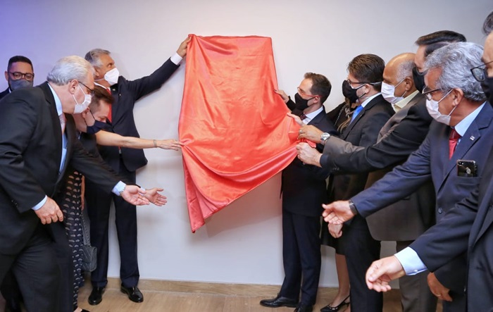 Durante entrega da sede da OAB-GO, Caiado destaca valores pagos a advogados dativos