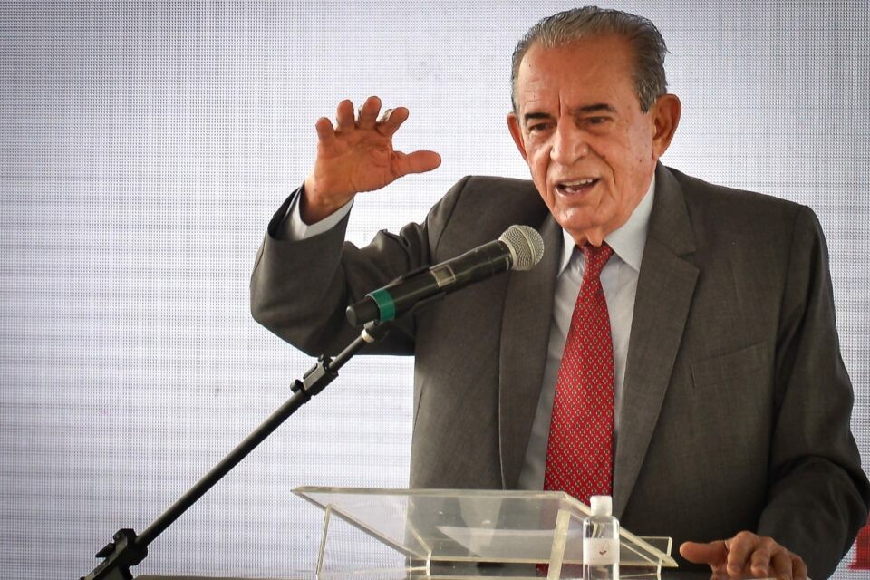 Iris já respira sem ajuda de aparelhos, mas continua na UTI, em estado grave