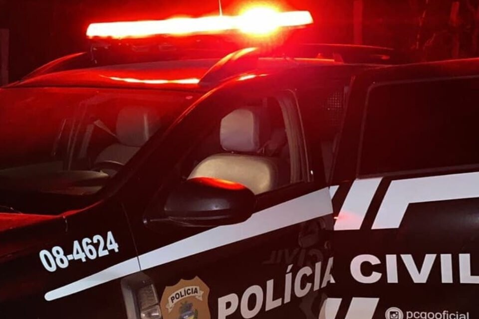 Filho é preso suspeito de agredir o pai para comprar bebidas com pensão dele, em Uruaçu