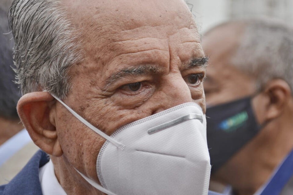 Iris Rezende está “lúcido e com saudades de casa”, diz esposa do político