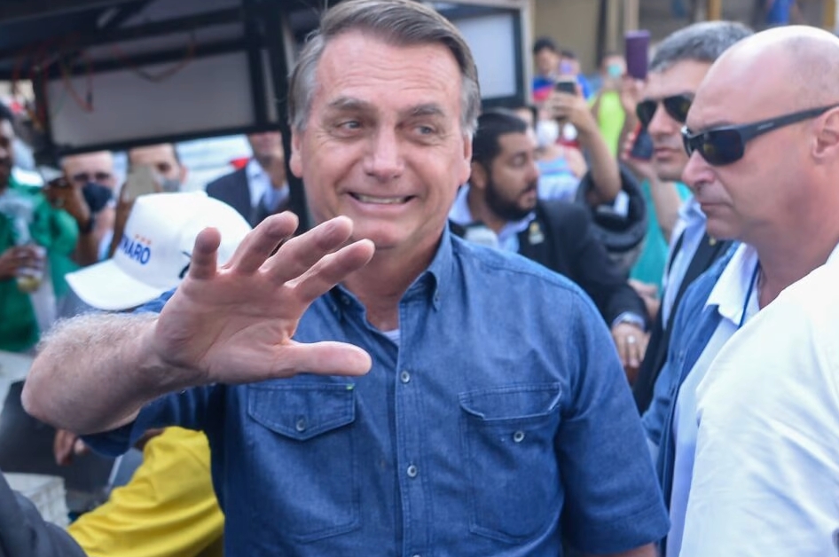 Bolsonaro protege apoiadores e militares, impõe vetos, mas revoga Lei de Segurança Nacional