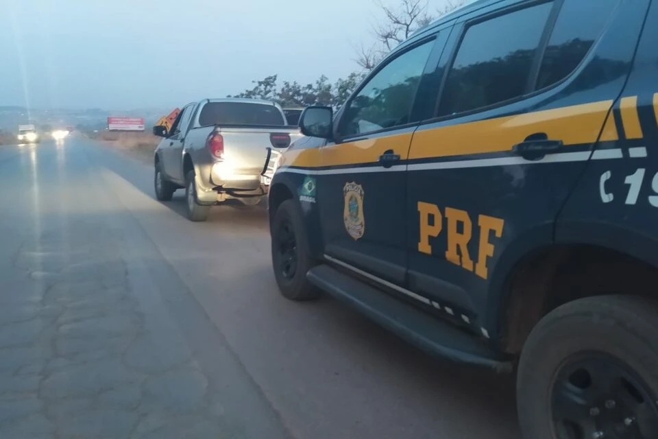 PRF recupera em Formosa caminhonete que havia sido furtada há 7 anos em Anápolis - (Foto: divulgação - PRF)