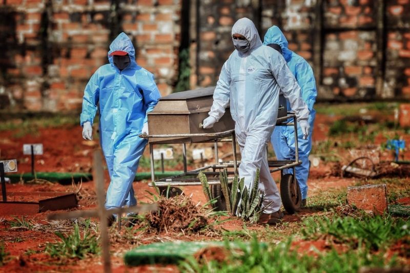 Brasil tem 3,5 mil mortes em 24 horas