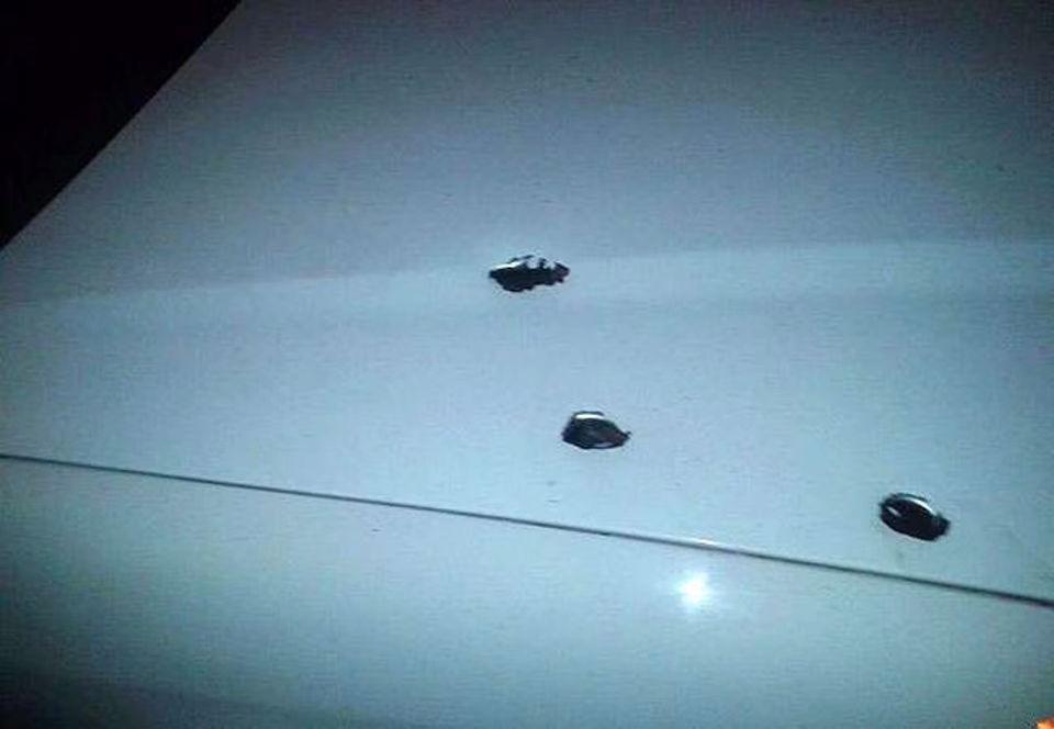 Jovem de 26 anos é baleado dentro de carro em Catalão