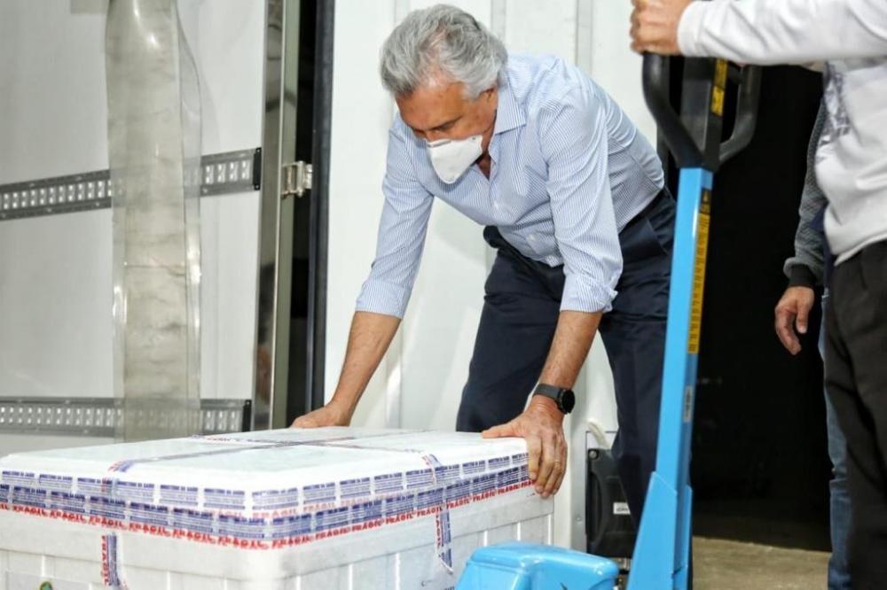 Com 14º lote de vacinas contra Covid-19, cidades de Goiás ampliam cobertura vacinal