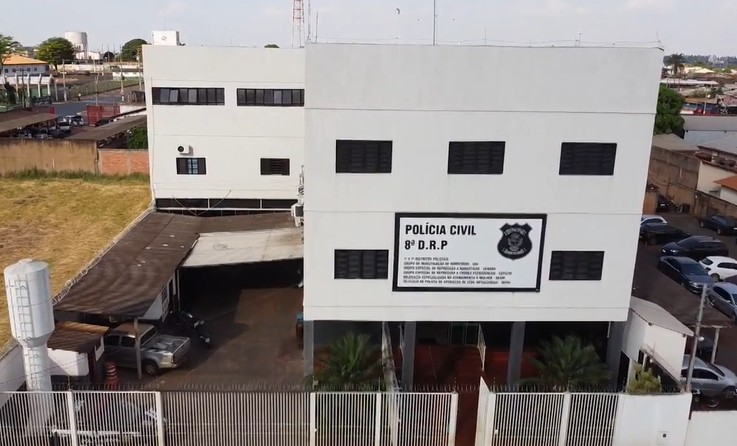 Homem é preso suspeito de sequestrar a enteada e mantê-la em cárcere privado por quatro anos