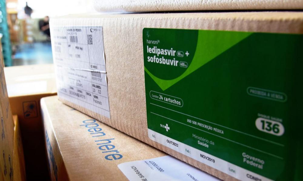 Ministério da Saúde começa a distribuir kits intubação para estados