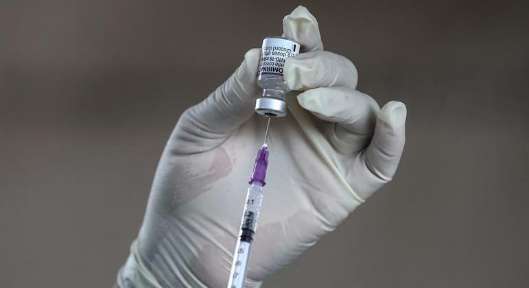 Vacinas induzem produção menor de anticorpos contra Ômicron