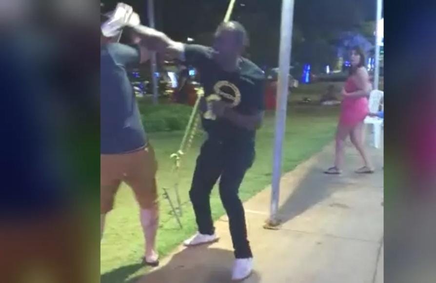 SEGURANÇA DA PREFEITURA DE MINEIROS DÁ SOCO EM MORADOR DURANTE DISCUSSÃO POR CAUSA DE DECORAÇÃO DE NATAL