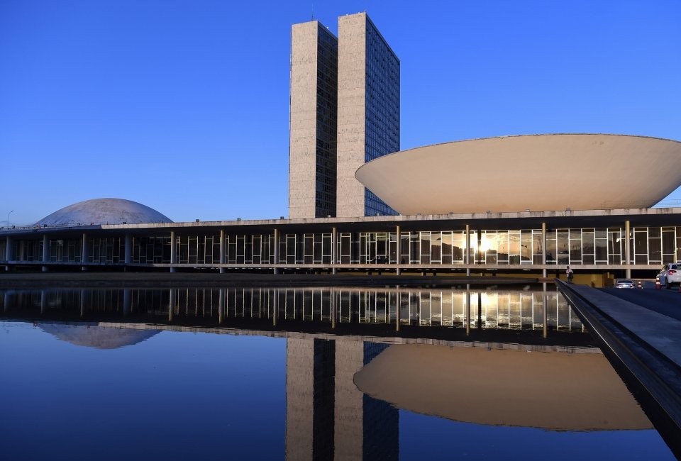 Deputados derrubam veto, e fundão eleitoral pode atingir R$ 5,7 bilhões