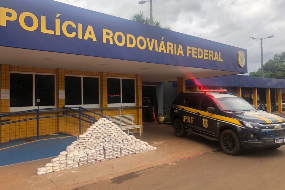 Pai e filho são presos com carga de cocaína avaliada em R$ 37 milhões, em Jataí