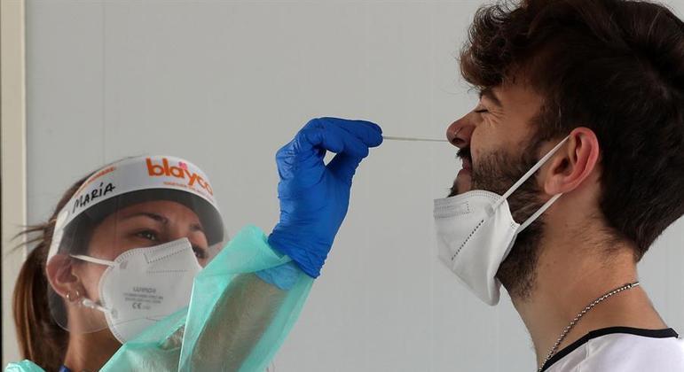 Entenda as diferenças entre os sintomas da Covid e os da gripe