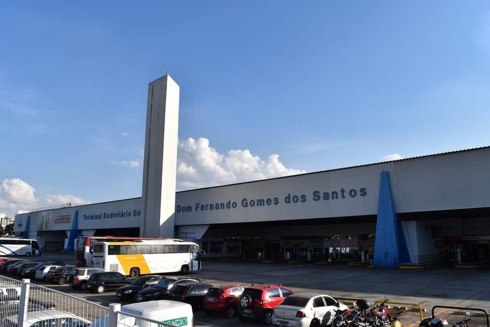 Idoso morre dentro da rodoviária de goiânia e IML encontra R$ 16 mil na roupa dele, diz Polícia