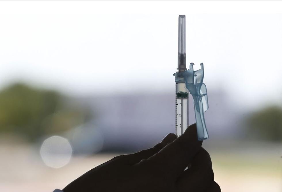 Ministério diz que vacinação de crianças deve começar em Janeiro