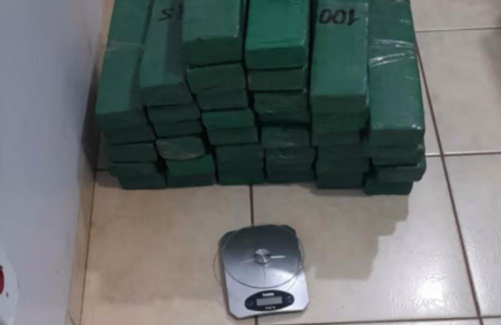 Mulher de detento é presa com 38 tabletes de maconha avaliados em R$ 60 mil em Jataí