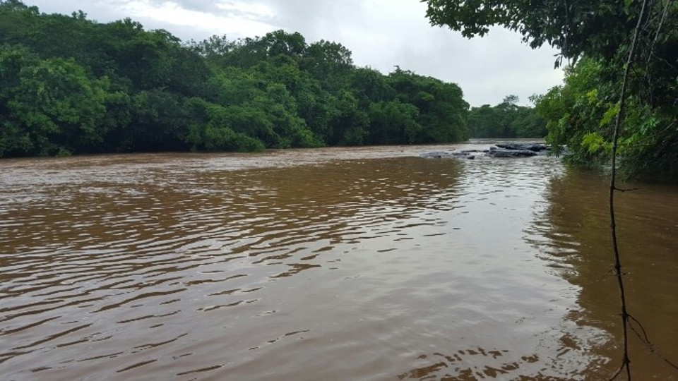 Rapaz tenta salvar amiga de afogamento em Pires do Rio e também morre