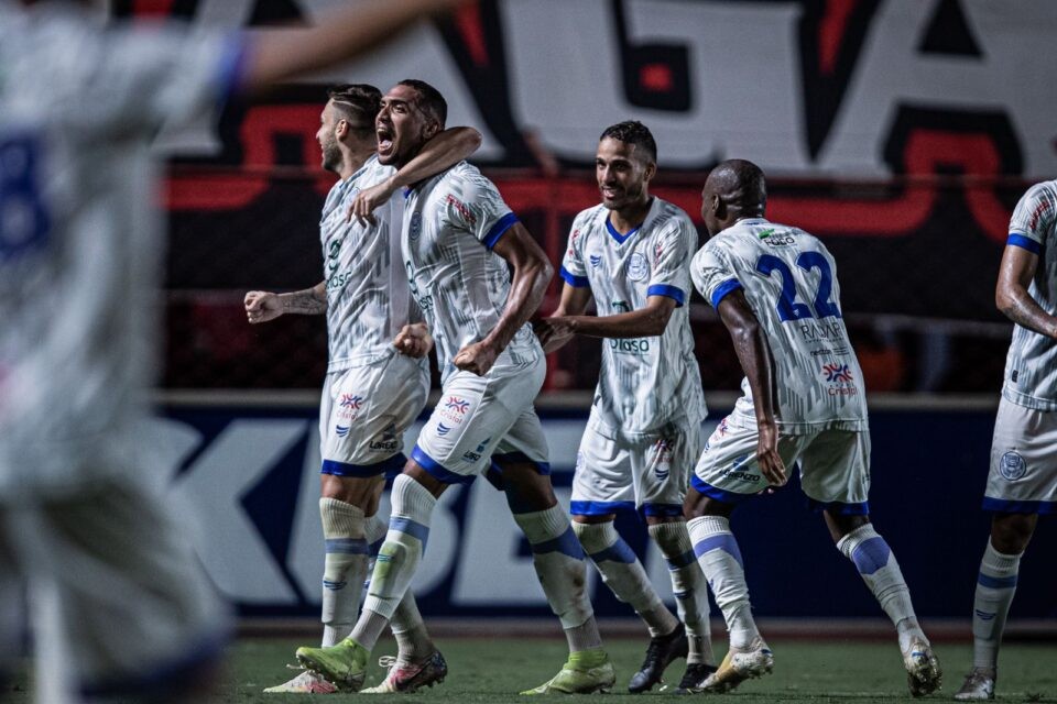 Goiatuba aposta em força defensiva e zagueiro “iluminado” garante primeira vitória no Goianão