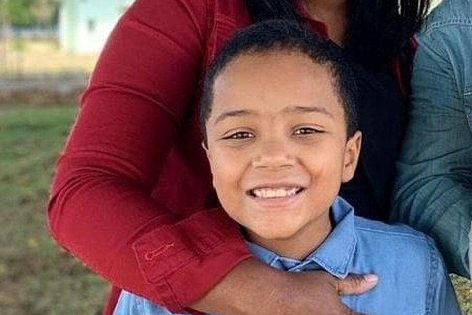 Menino que caiu de toboágua em Caldas teve múltiplas fraturas e hemorragia grave