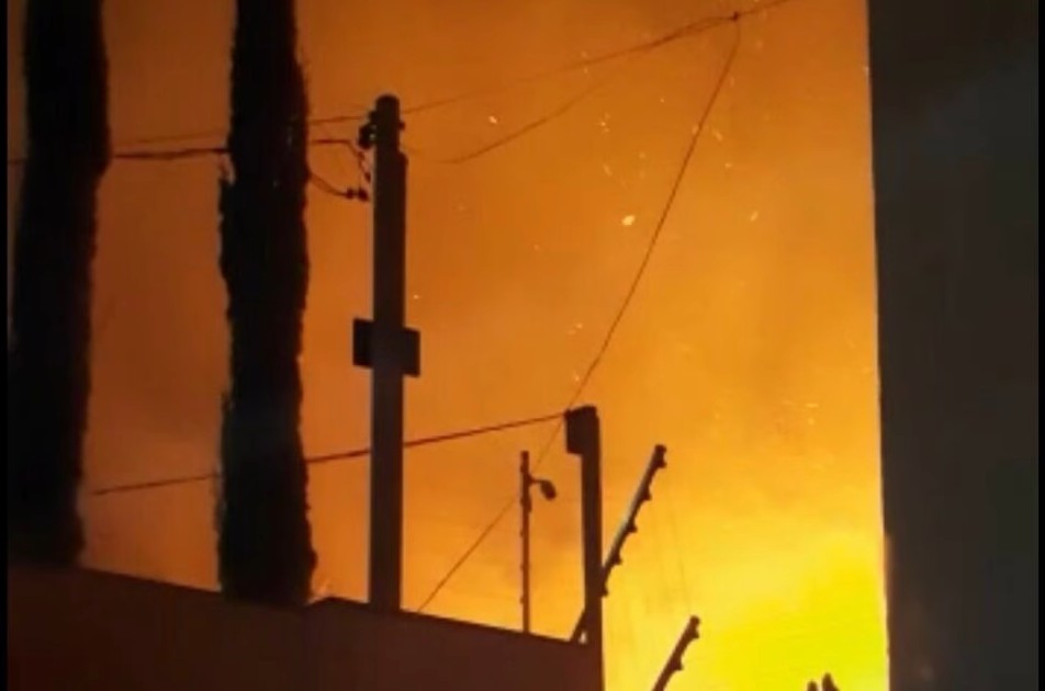 Corpo de Bombeiros atuam por mais de cinco horas para conter incêndio criminoso, em Anápolis