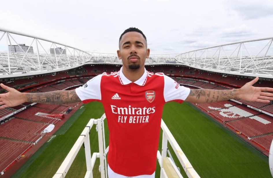 Arsenal oficializa contratação do atacante Gabriel Jesus