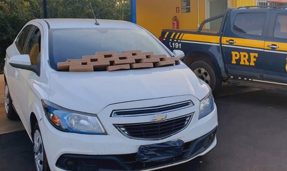 PRF apreende 18kg de cocaína escondida em lataria de carro, em Cachoeira Alta (GO)