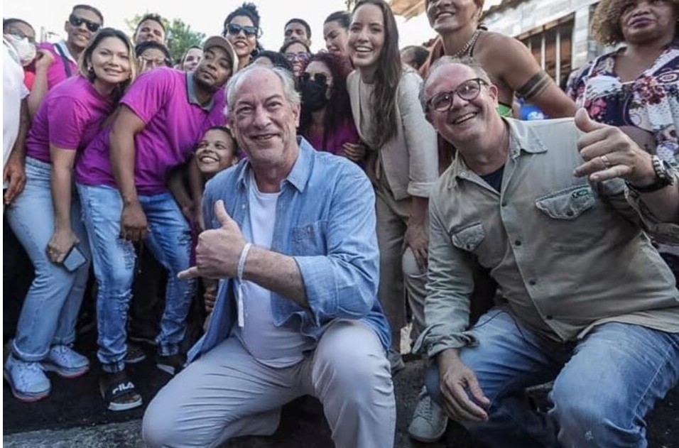 Ciro incomoda PT ao homenagear Suplicy em plano de governo