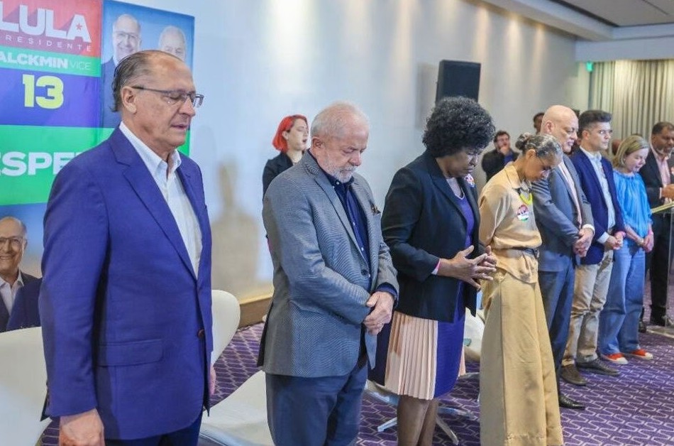Lula: ‘se o pastor quer fazer política, faça na rua, não no altar’