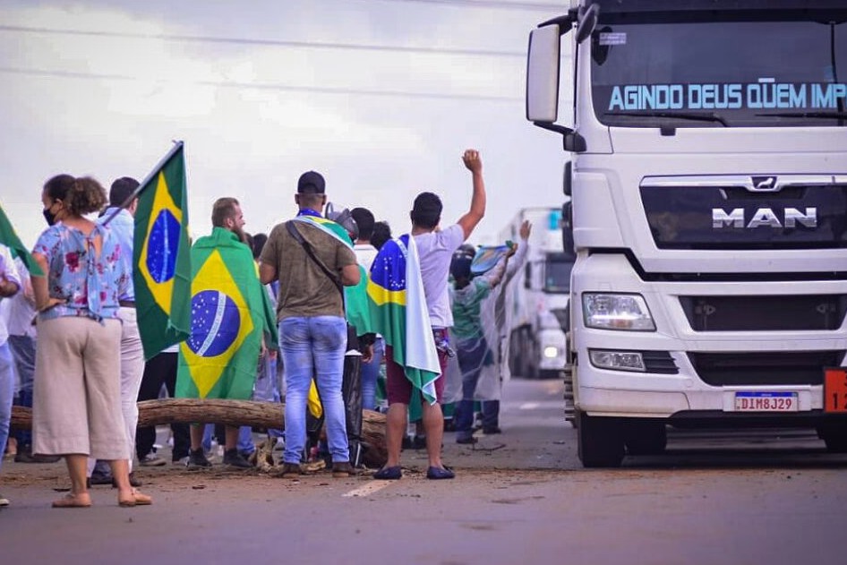 Justiça federal determina fim de bloqueios em rodovias federais em Goiás