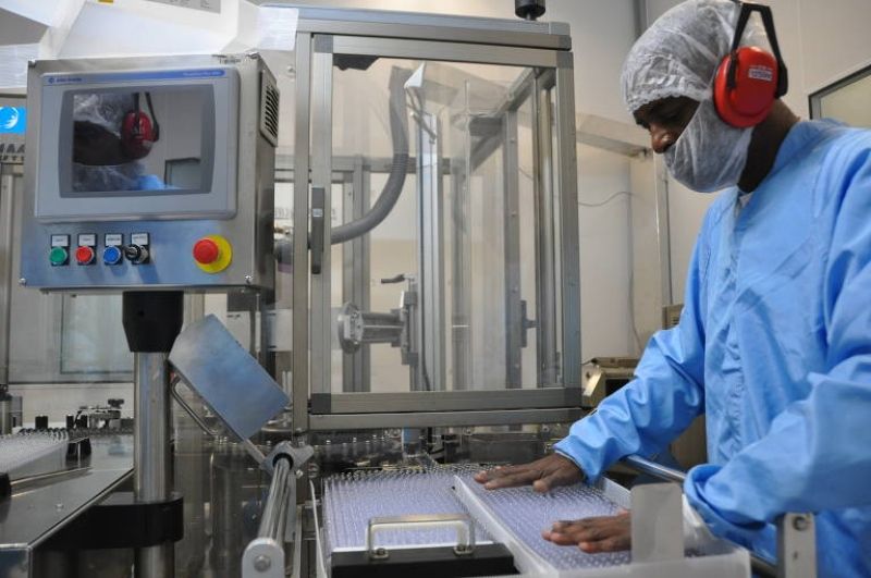 Índia anuncia início da vacinação a todos com mais de 18 anos em 1º de maio