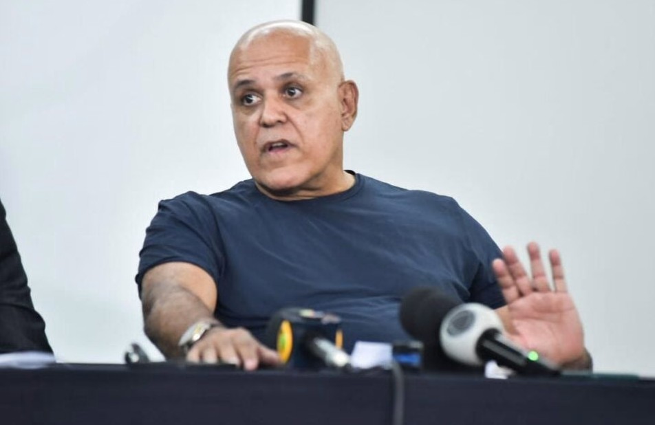 “Estarei lá na segunda, no banco dos réus”, diz Maurício Sampaio