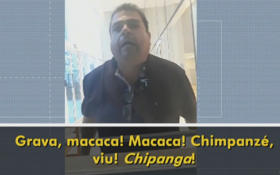 Morador é filmado ao ofender e ameaçar porteira em prédio de Goiânia: 'Chimpanzé, você não presta'