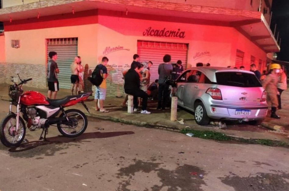 Motociclista morre após ser atingido por carro, em Anápolis