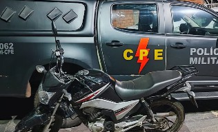 Mulher é presa suspeita de pagar dupla para roubar e agredir marido após traição, em Mineiros