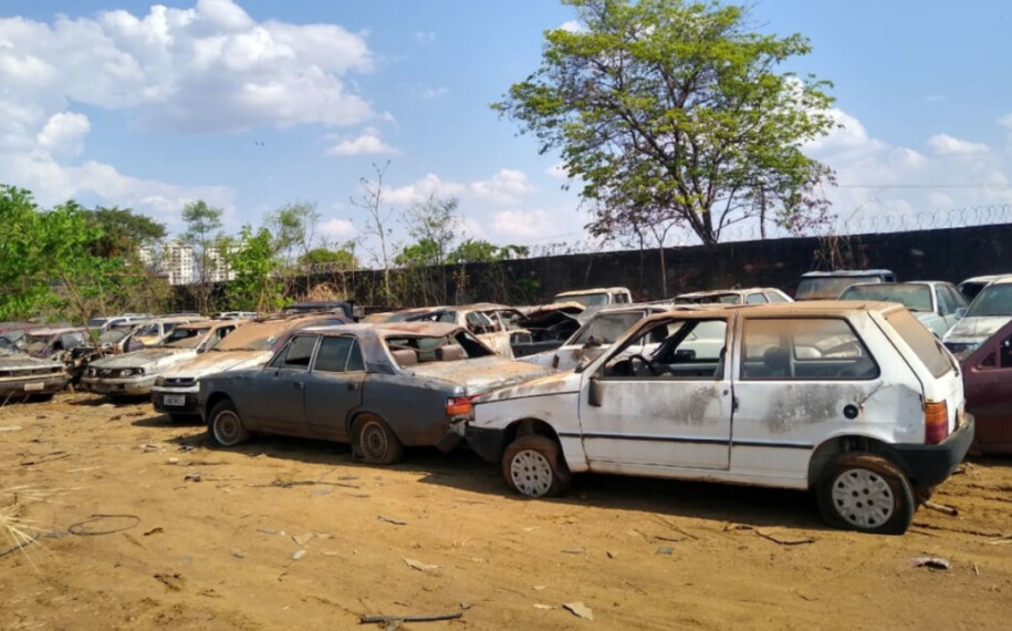 Operação retira mais de 1,3 mil veículos depositados em pátio da Polícia Civil
